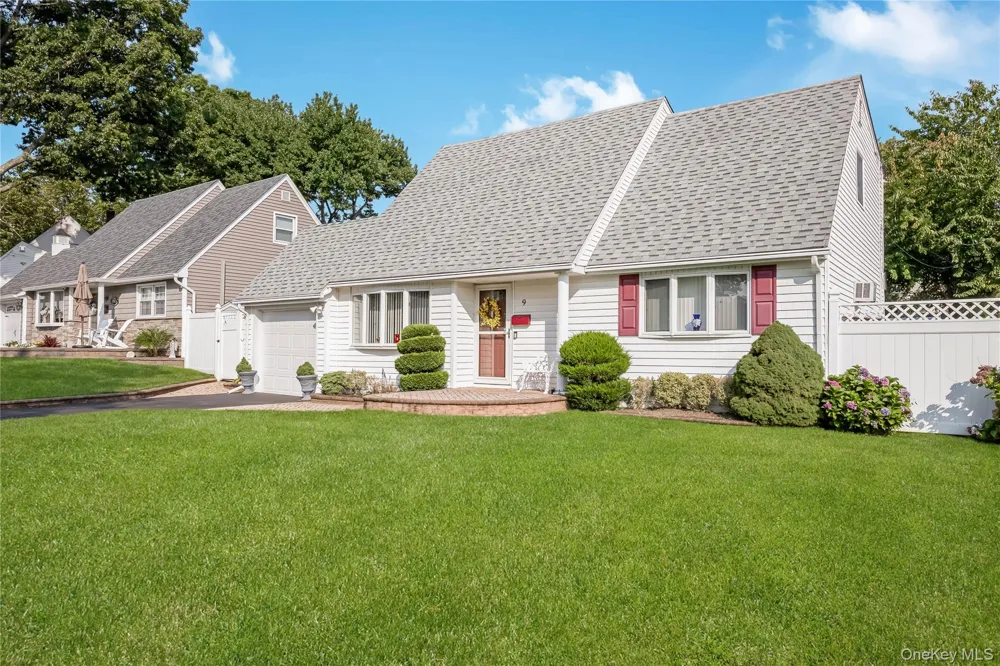 9 Linwood Avenue Farmingdale, NY 11735
