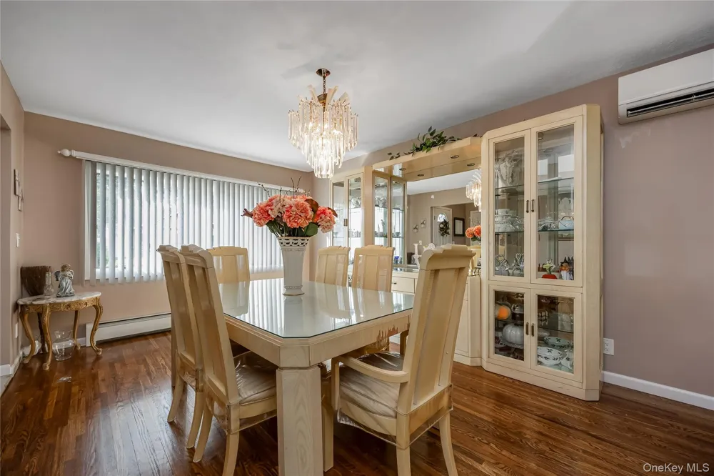 9 Linwood Avenue Farmingdale, NY 11735