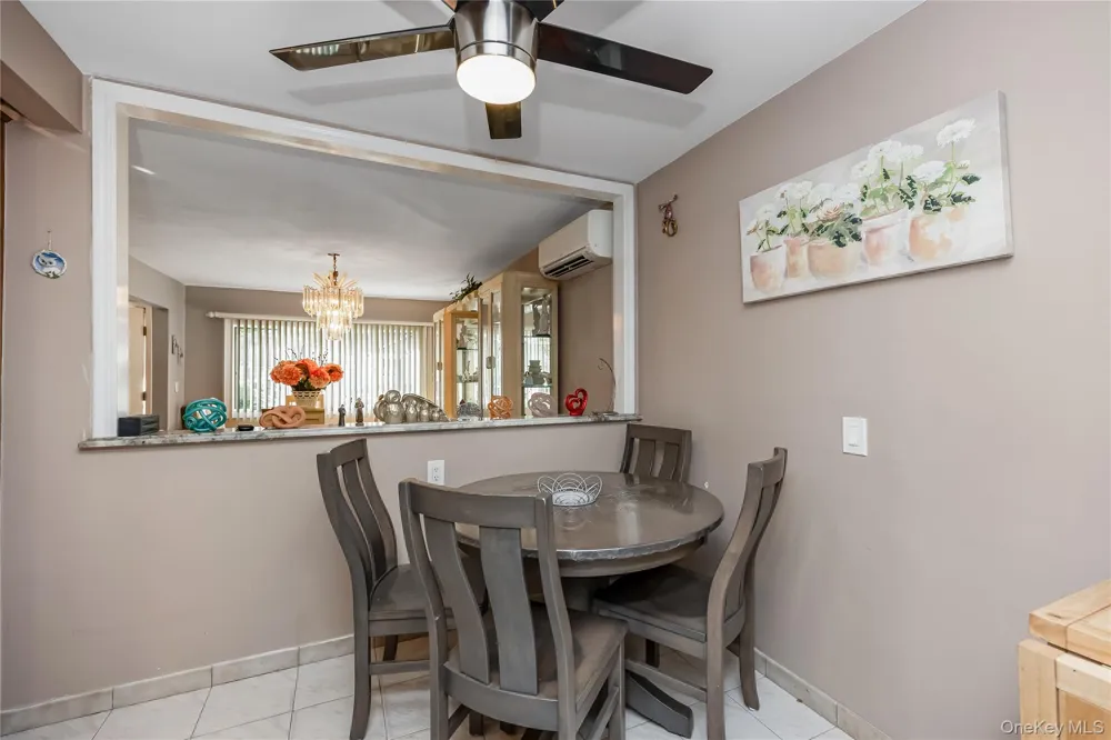 9 Linwood Avenue Farmingdale, NY 11735