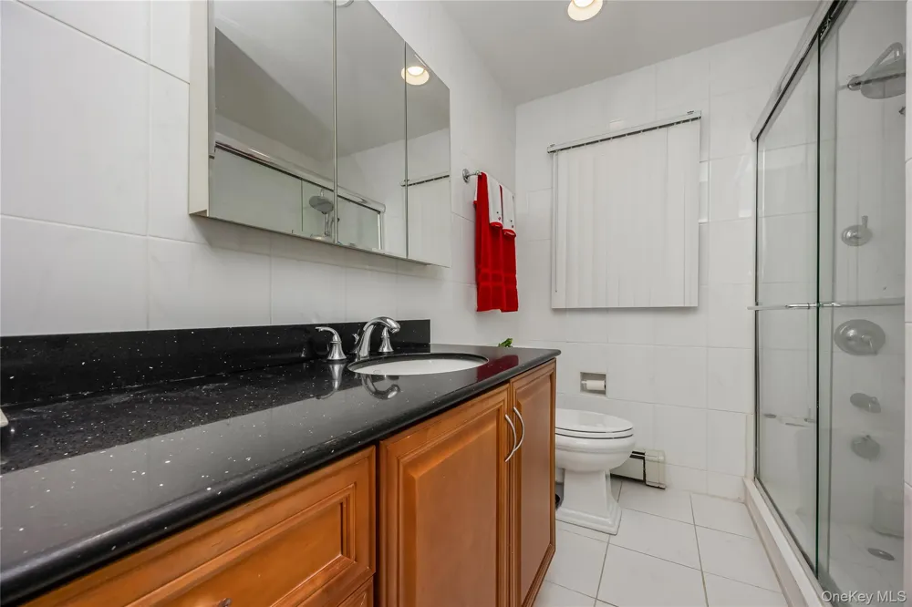 9 Linwood Avenue Farmingdale, NY 11735