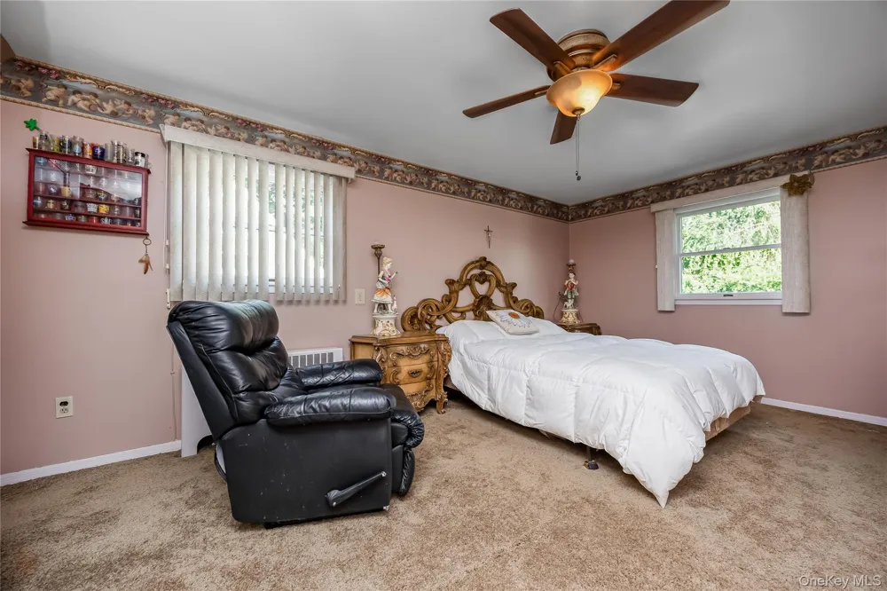 9 Linwood Avenue Farmingdale, NY 11735