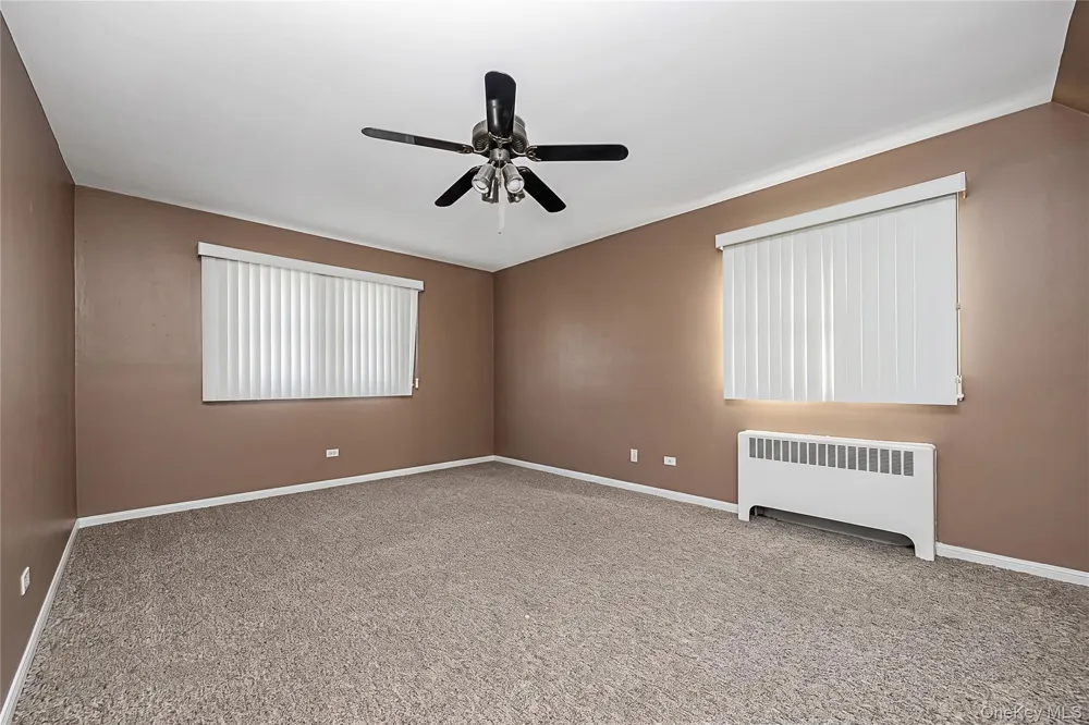 9 Linwood Avenue Farmingdale, NY 11735