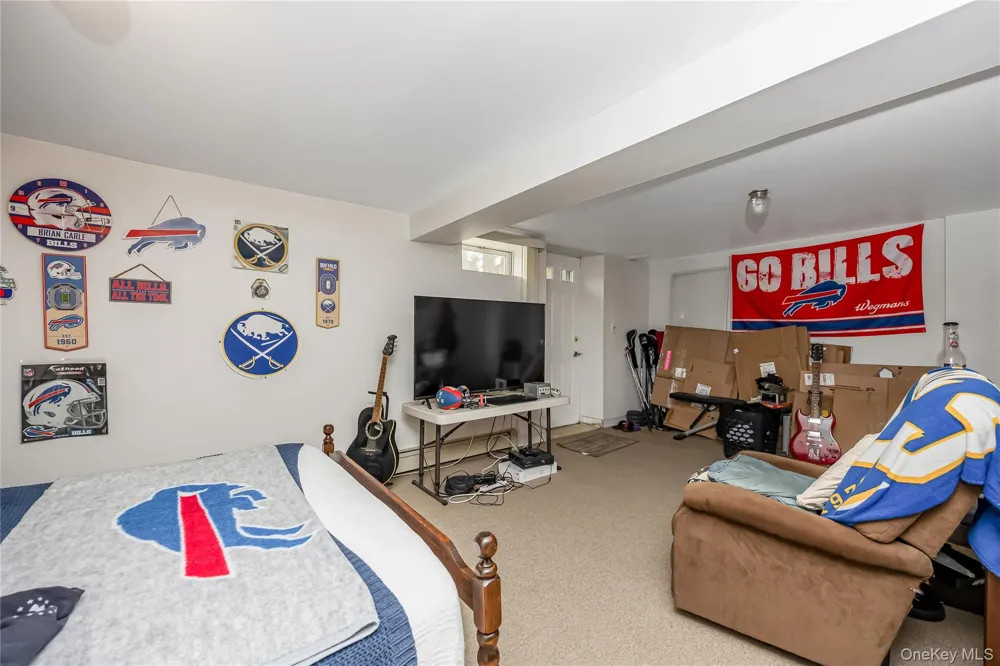 9 Linwood Avenue Farmingdale, NY 11735