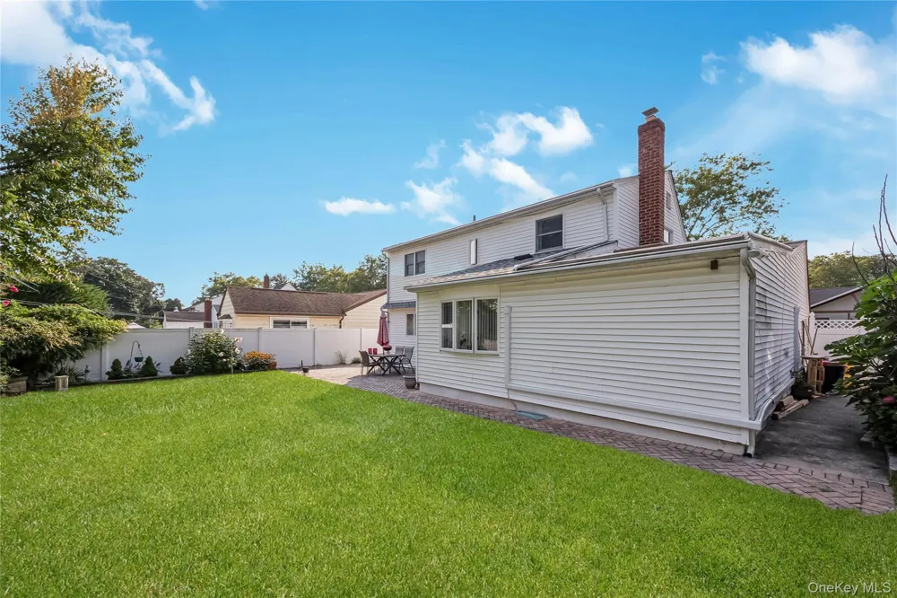 9 Linwood Avenue Farmingdale, NY 11735