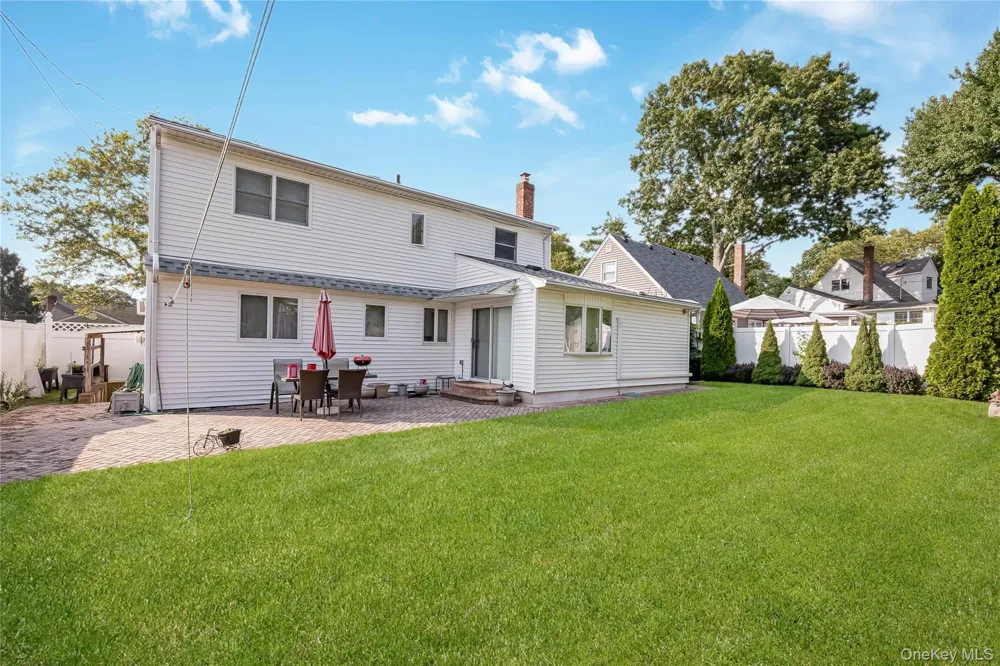 9 Linwood Avenue Farmingdale, NY 11735