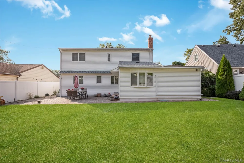 9 Linwood Avenue Farmingdale, NY 11735