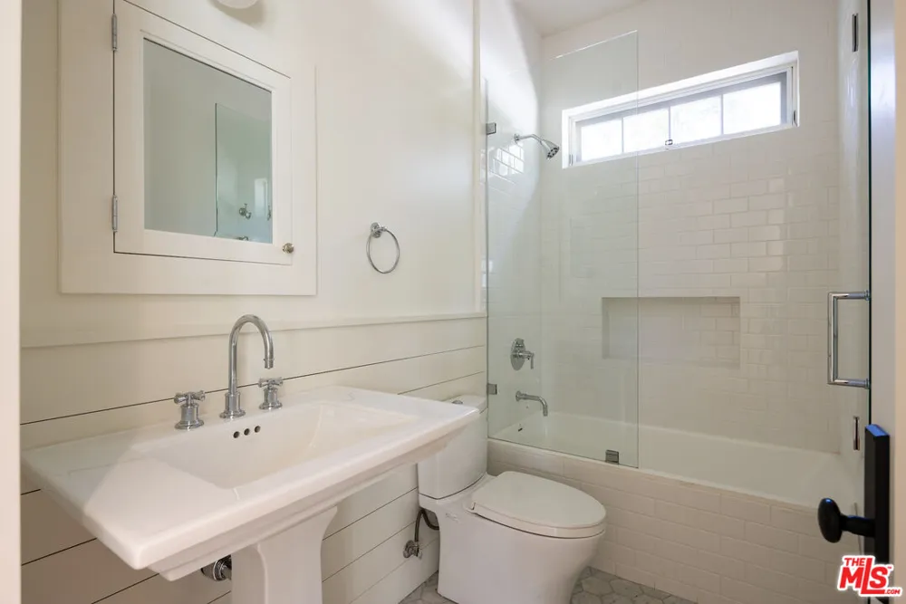 14462 W Sunset Boulevard Los Angeles, CA 90272