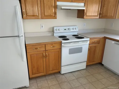 30 Woodside Avenue #30