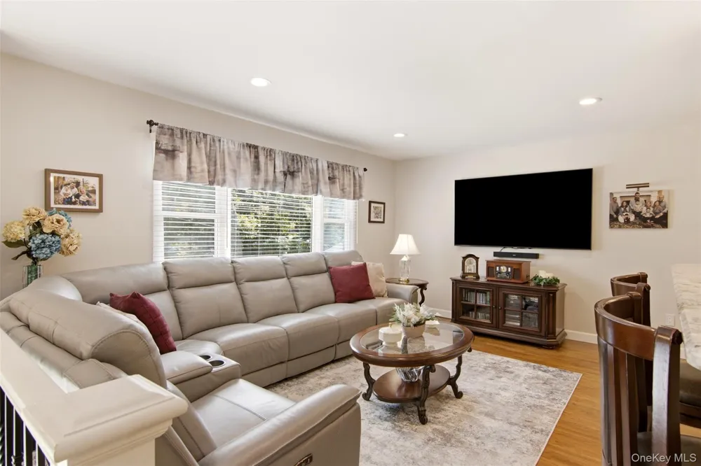 224 Holbrook Avenue Ronkonkoma, NY 11779
