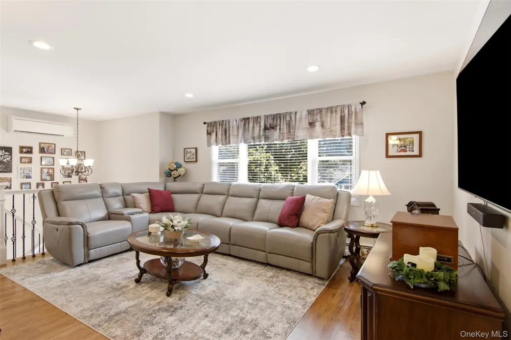 224 Holbrook Avenue Ronkonkoma, NY 11779