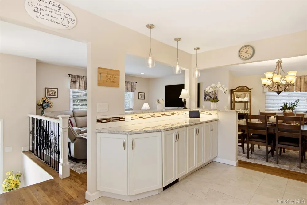 224 Holbrook Avenue Ronkonkoma, NY 11779
