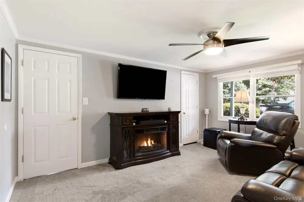224 Holbrook Avenue Ronkonkoma, NY 11779