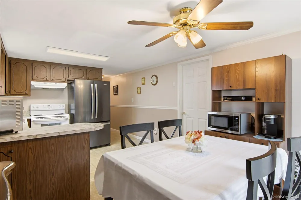224 Holbrook Avenue Ronkonkoma, NY 11779