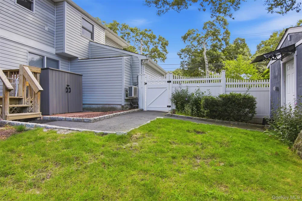 224 Holbrook Avenue Ronkonkoma, NY 11779