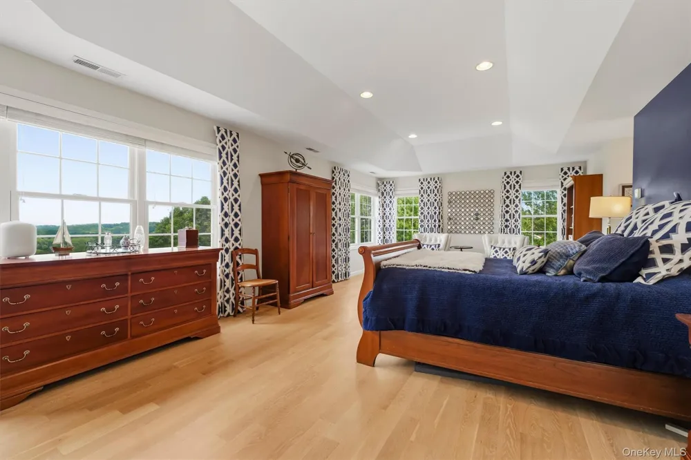 75 Spy Glass Hill Road Hopewell Junction, NY 12533
