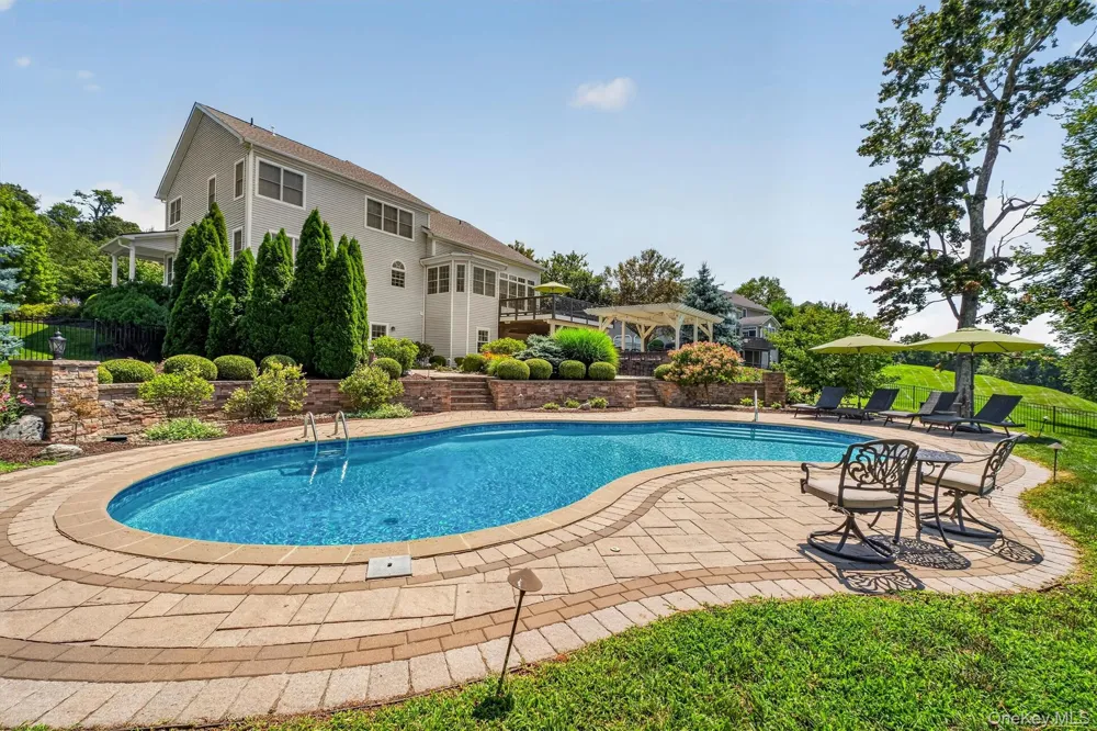 75 Spy Glass Hill Road Hopewell Junction, NY 12533
