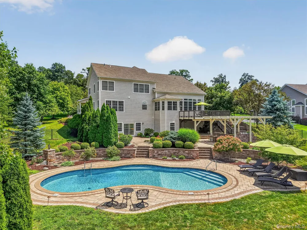 75 Spy Glass Hill Road Hopewell Junction, NY 12533