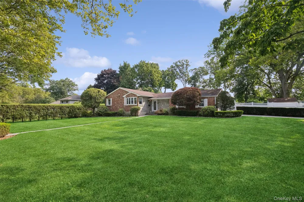 35 Cherrywood Drive East Northport, NY 11731