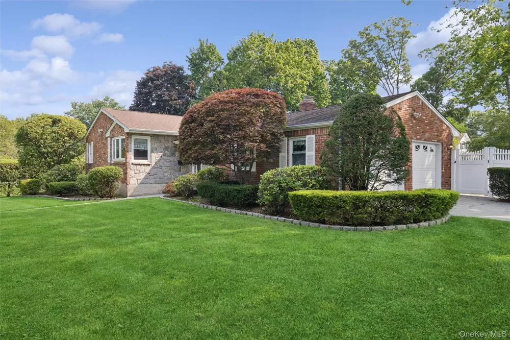 35 Cherrywood Drive East Northport, NY 11731