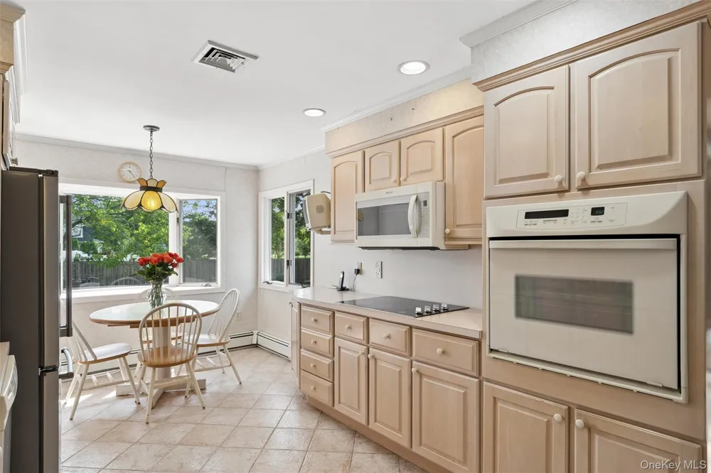 35 Cherrywood Drive East Northport, NY 11731