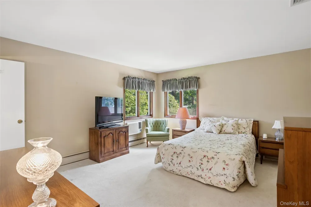 35 Cherrywood Drive East Northport, NY 11731