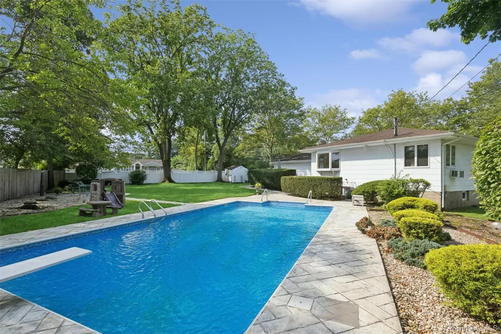 35 Cherrywood Drive East Northport, NY 11731