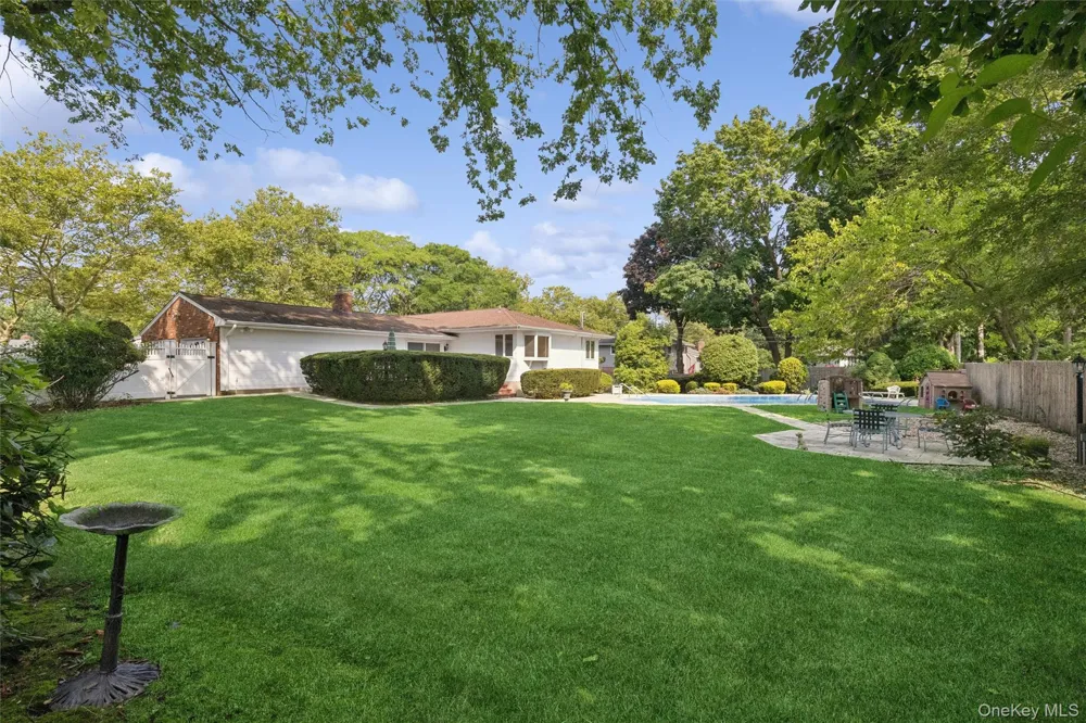 35 Cherrywood Drive East Northport, NY 11731