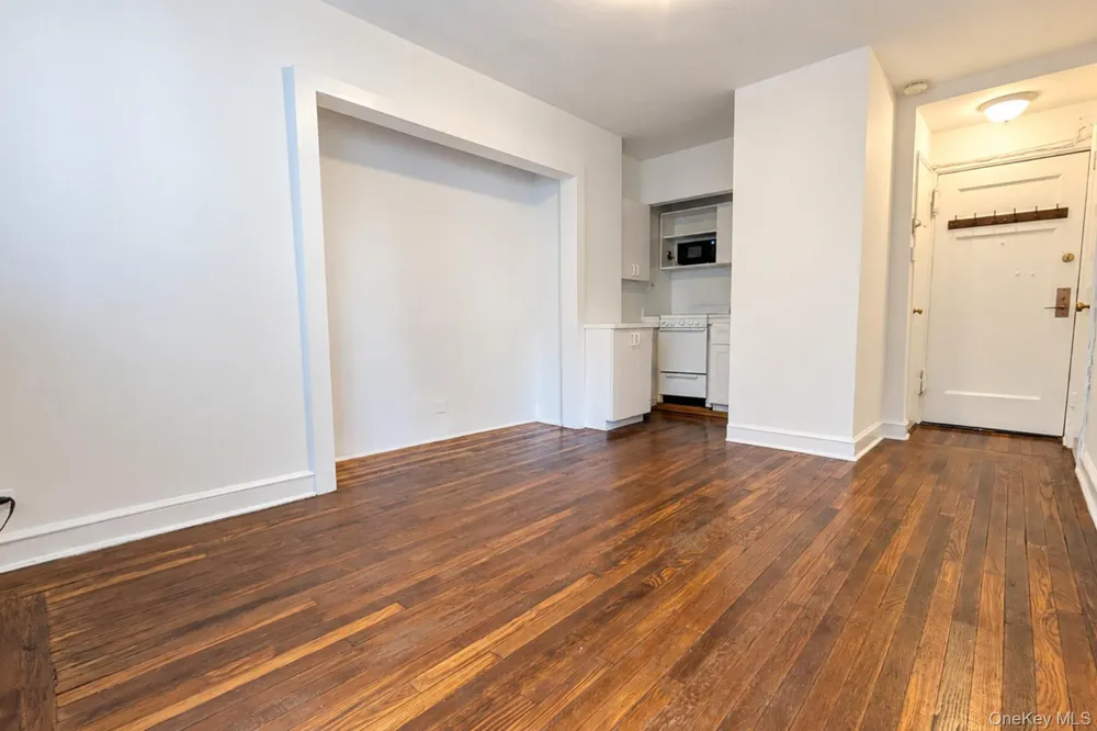 5 Tudor City Place #2106 New York (Manhattan), NY 10017