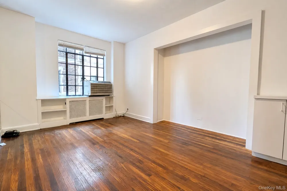5 Tudor City Place #2106 New York (Manhattan), NY 10017