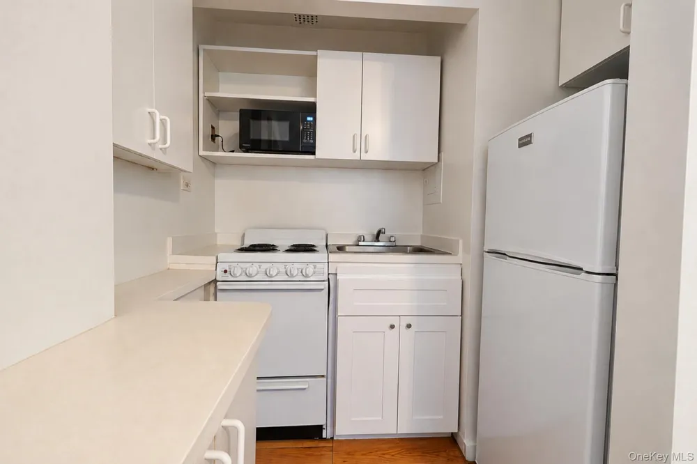 5 Tudor City Place #2106 New York (Manhattan), NY 10017