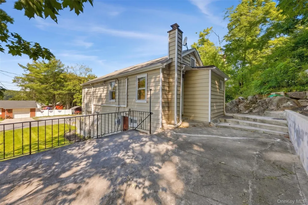 12 Montrose Drive Carmel, NY 10512