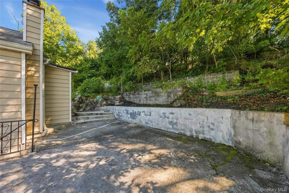 12 Montrose Drive Carmel, NY 10512
