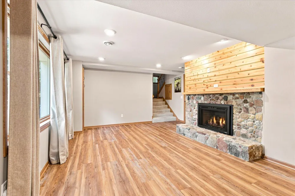 111 Teresa Drive West Saint Paul, MN 55118