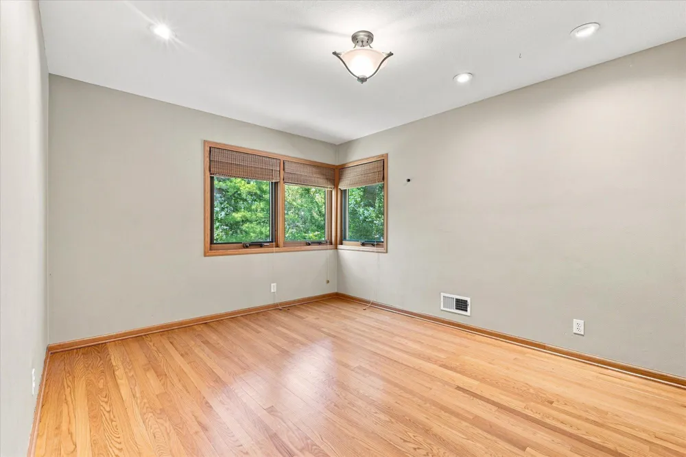 111 Teresa Drive West Saint Paul, MN 55118