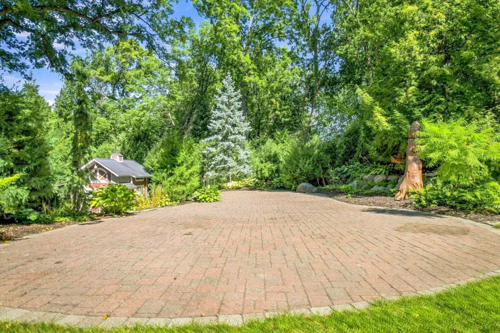 111 Teresa Drive West Saint Paul, MN 55118
