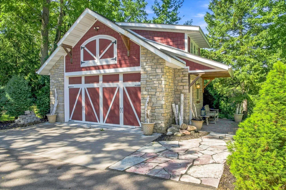 111 Teresa Drive West Saint Paul, MN 55118