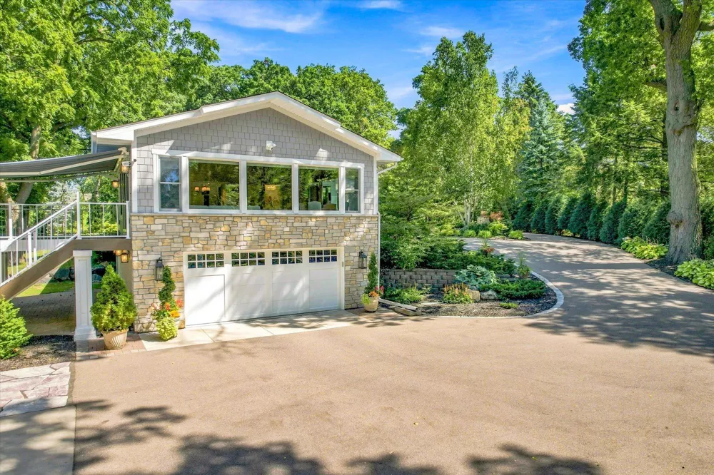 111 Teresa Drive West Saint Paul, MN 55118