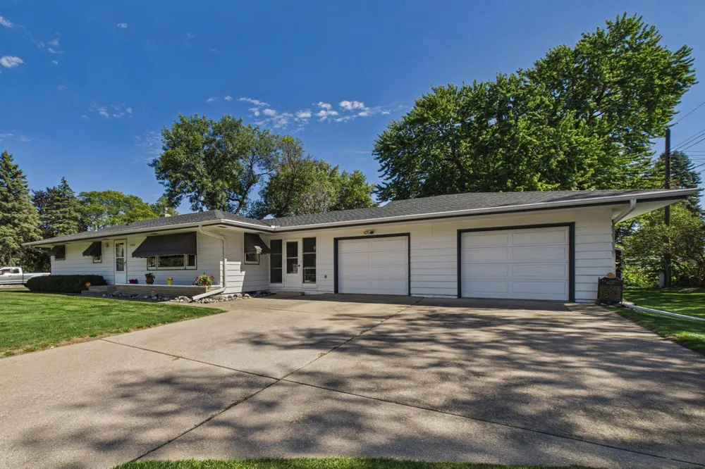 2364 Saint Albans Street Roseville, MN 55113