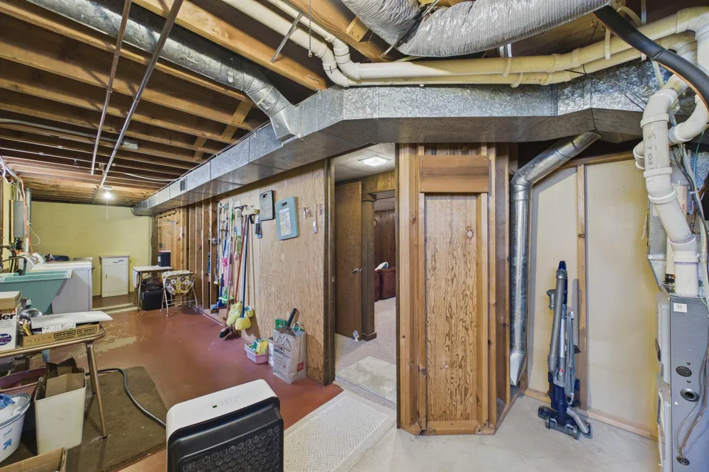 2364 Saint Albans Street Roseville, MN 55113