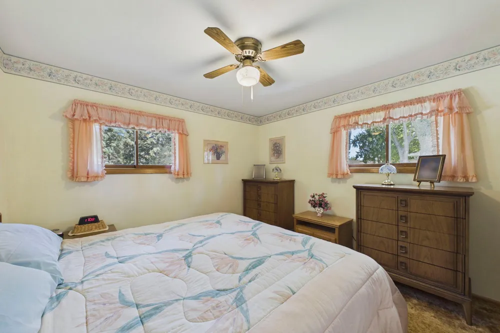 2364 Saint Albans Street Roseville, MN 55113
