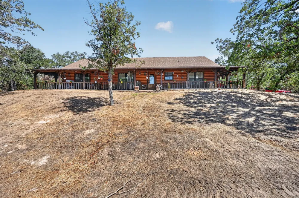 1623 Three Skillet Road Springtown, TX 76082