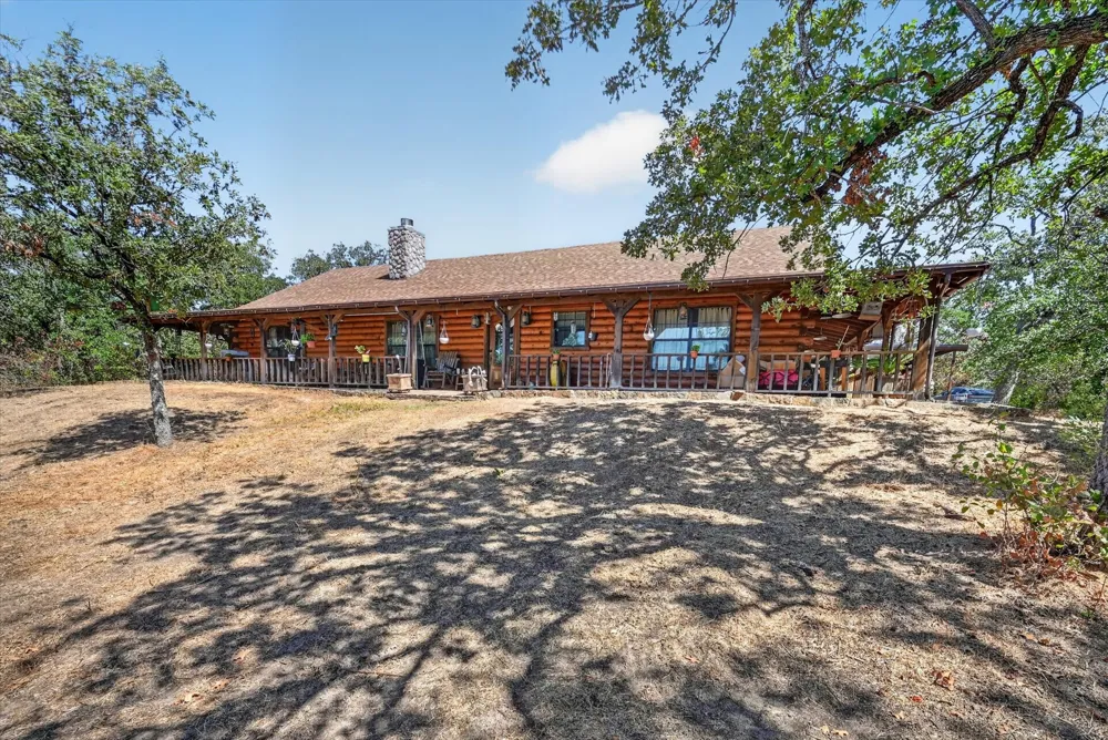 1623 Three Skillet Road Springtown, TX 76082