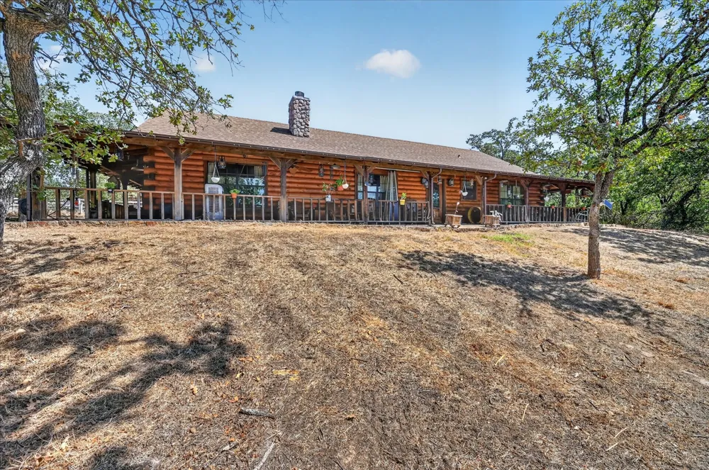 1623 Three Skillet Road Springtown, TX 76082