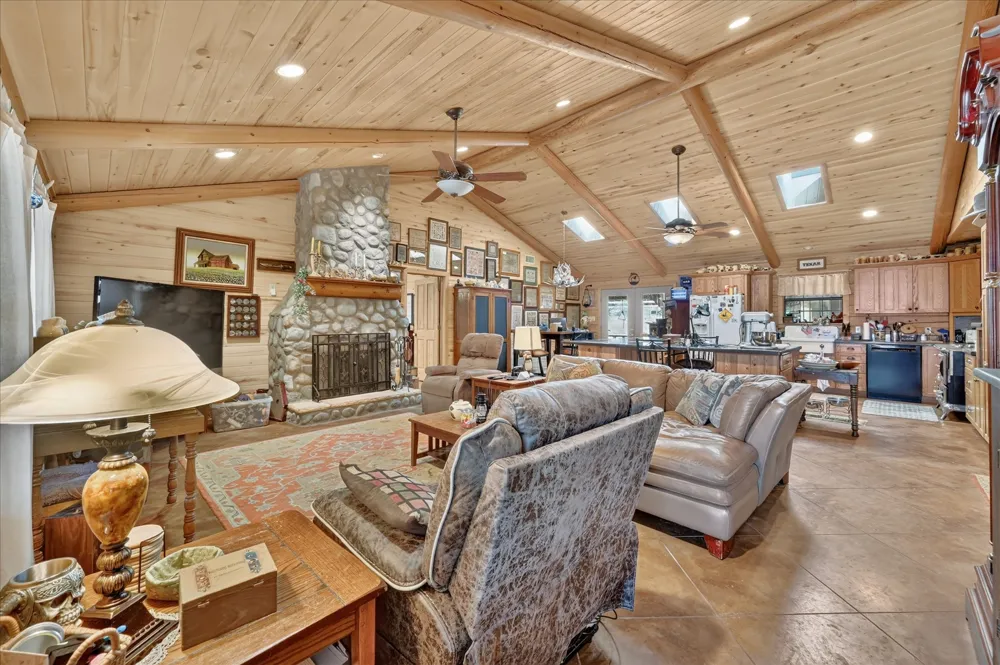 1623 Three Skillet Road Springtown, TX 76082