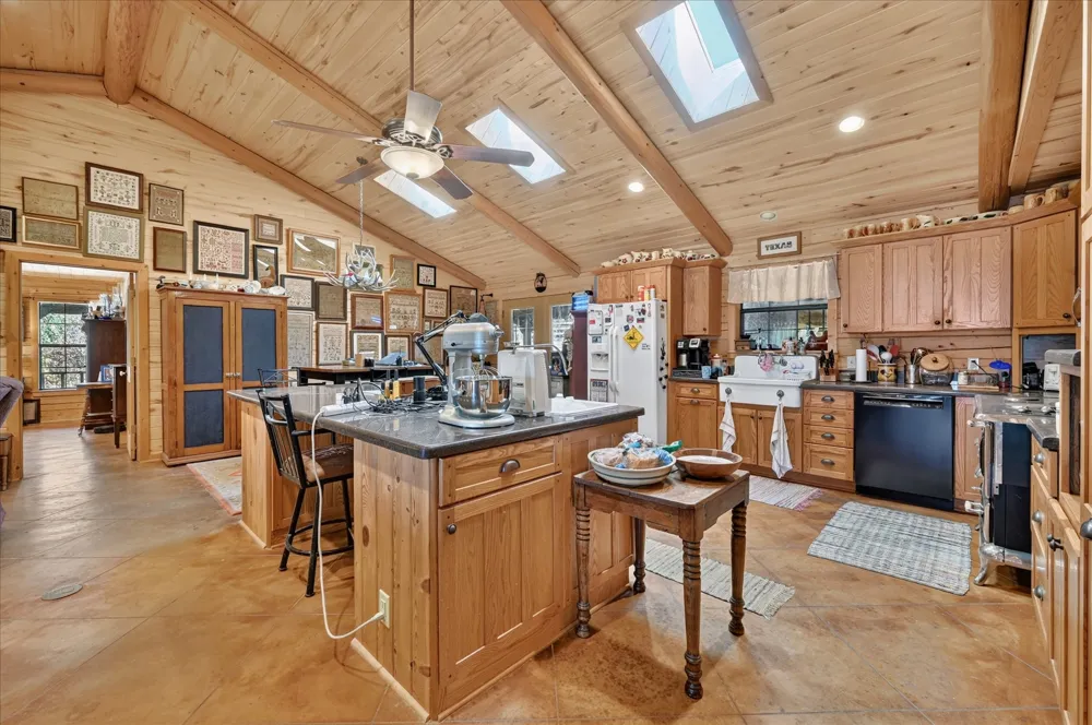 1623 Three Skillet Road Springtown, TX 76082