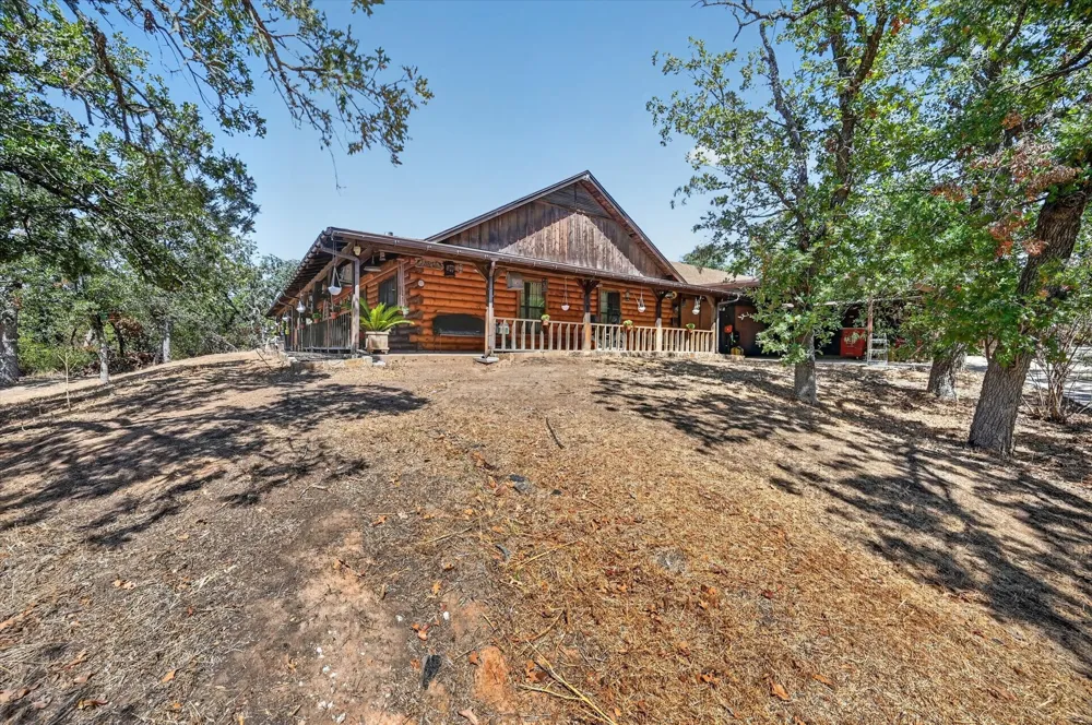 1623 Three Skillet Road Springtown, TX 76082