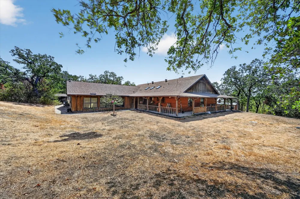 1623 Three Skillet Road Springtown, TX 76082