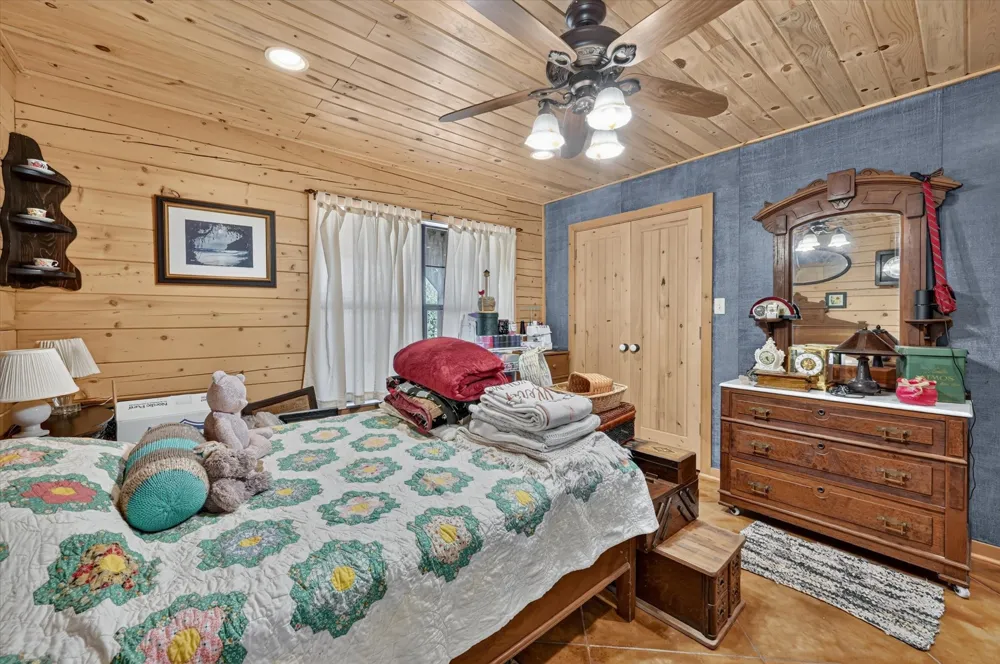 1623 Three Skillet Road Springtown, TX 76082