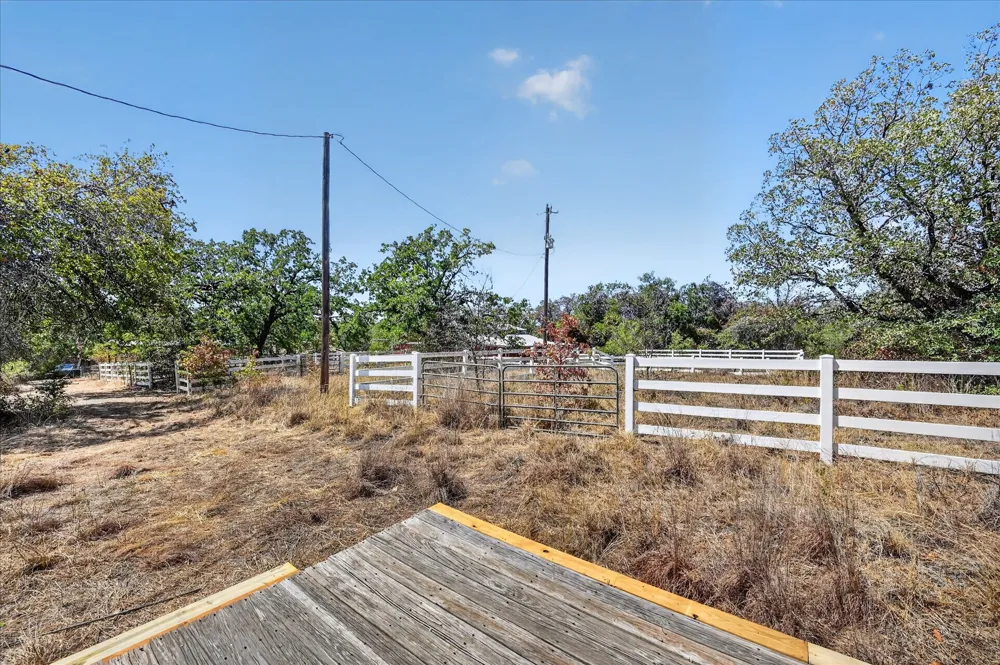 1623 Three Skillet Road Springtown, TX 76082