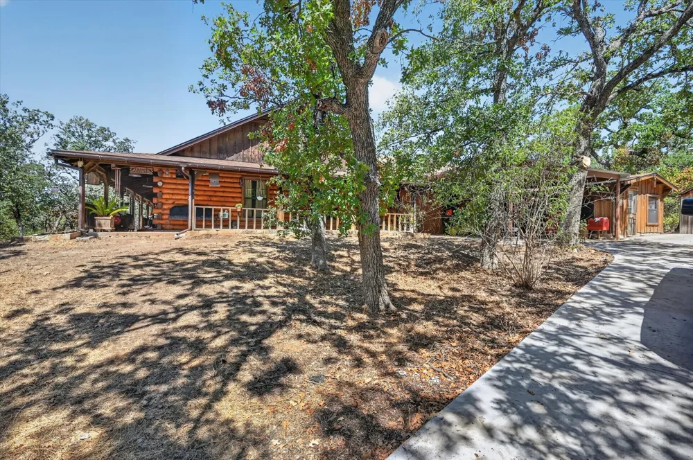 1623 Three Skillet Road Springtown, TX 76082